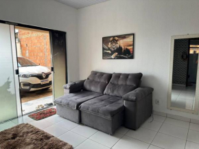 casa 2 quartos bem localizada